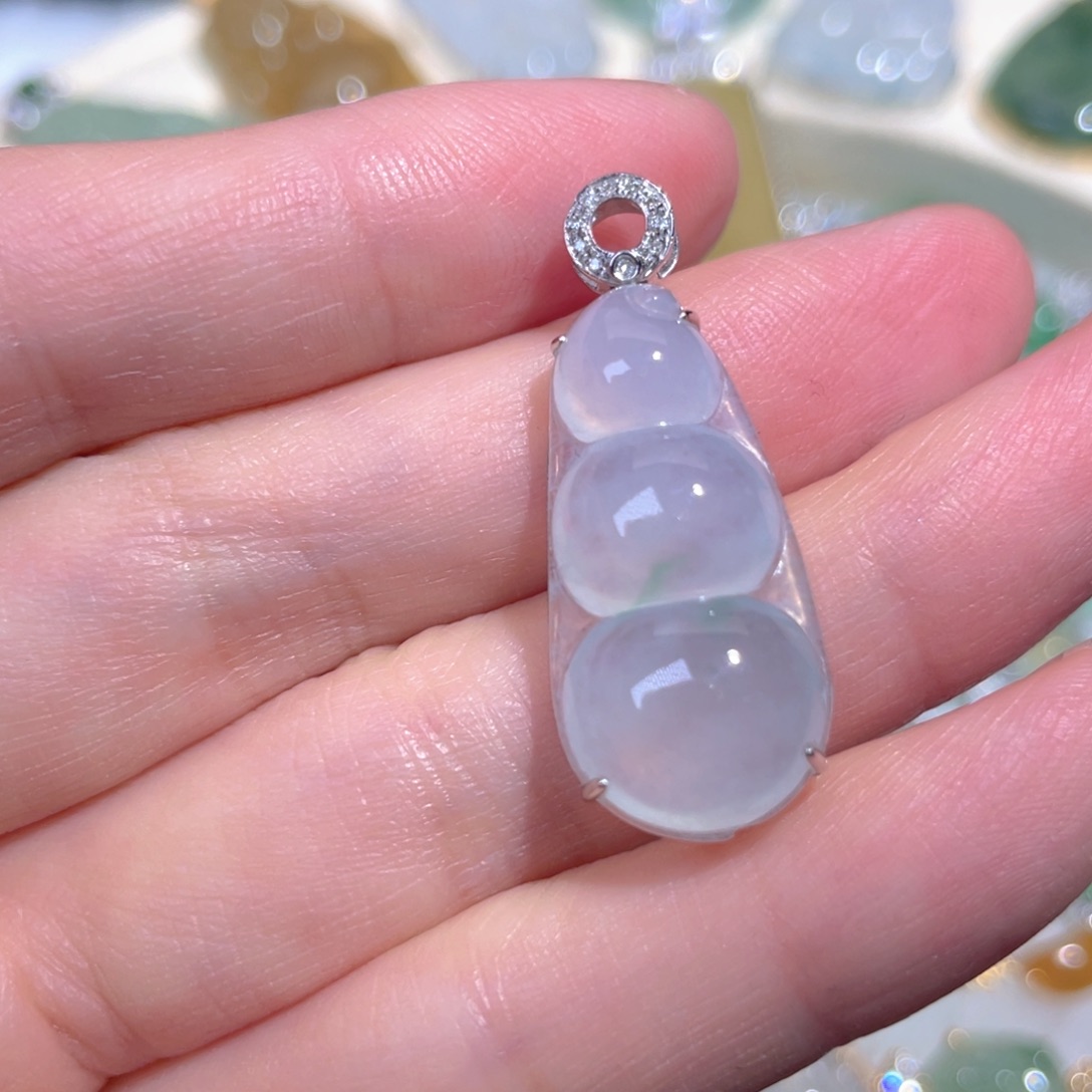 翡翠颈饰18K金镶嵌翡翠