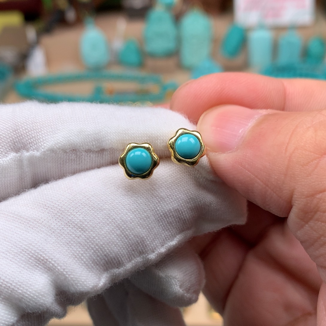 绿松石全品耳钉未镶嵌