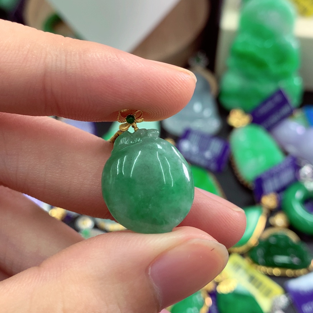 吊坠(不含链)18K金镶嵌翡翠