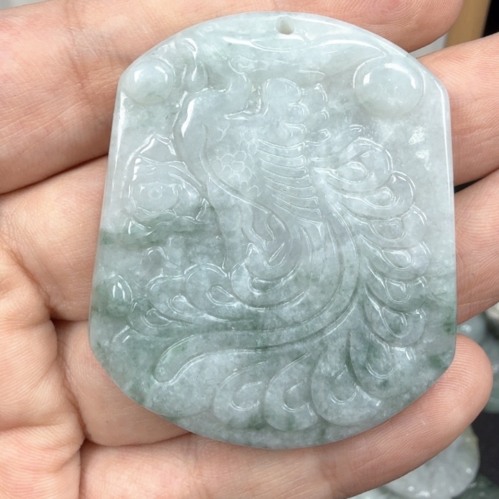翡翠挂件未镶嵌翡翠