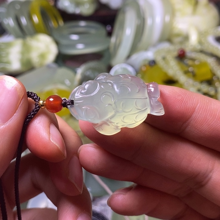 岫玉岫玉颈饰未镶嵌