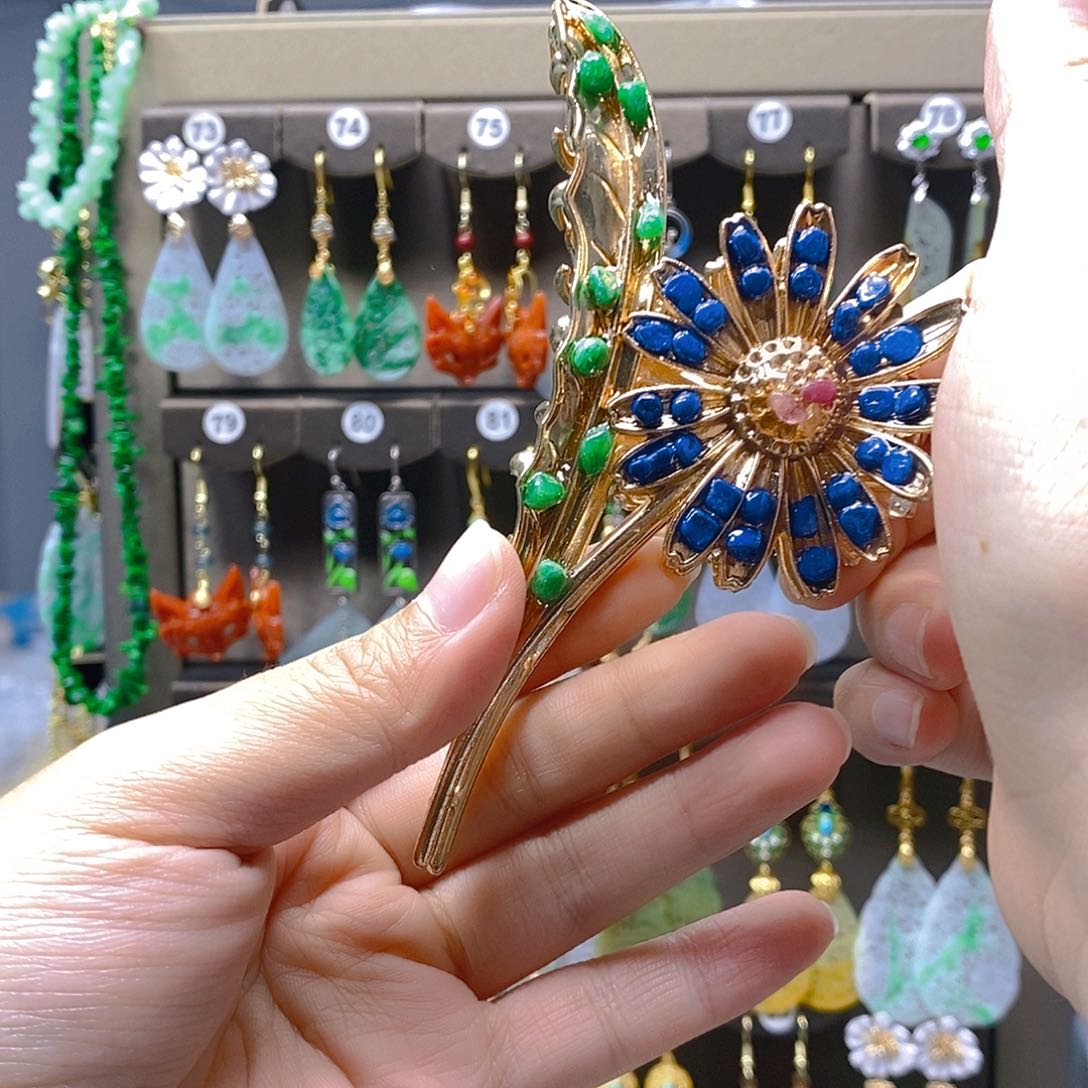 未镶嵌翡翠耳饰翡翠