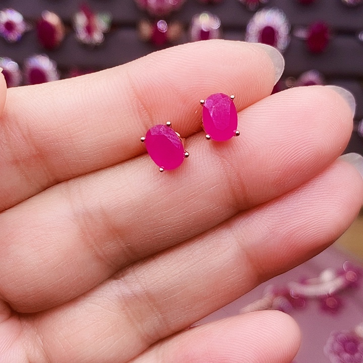 银S925镶嵌红宝石耳饰