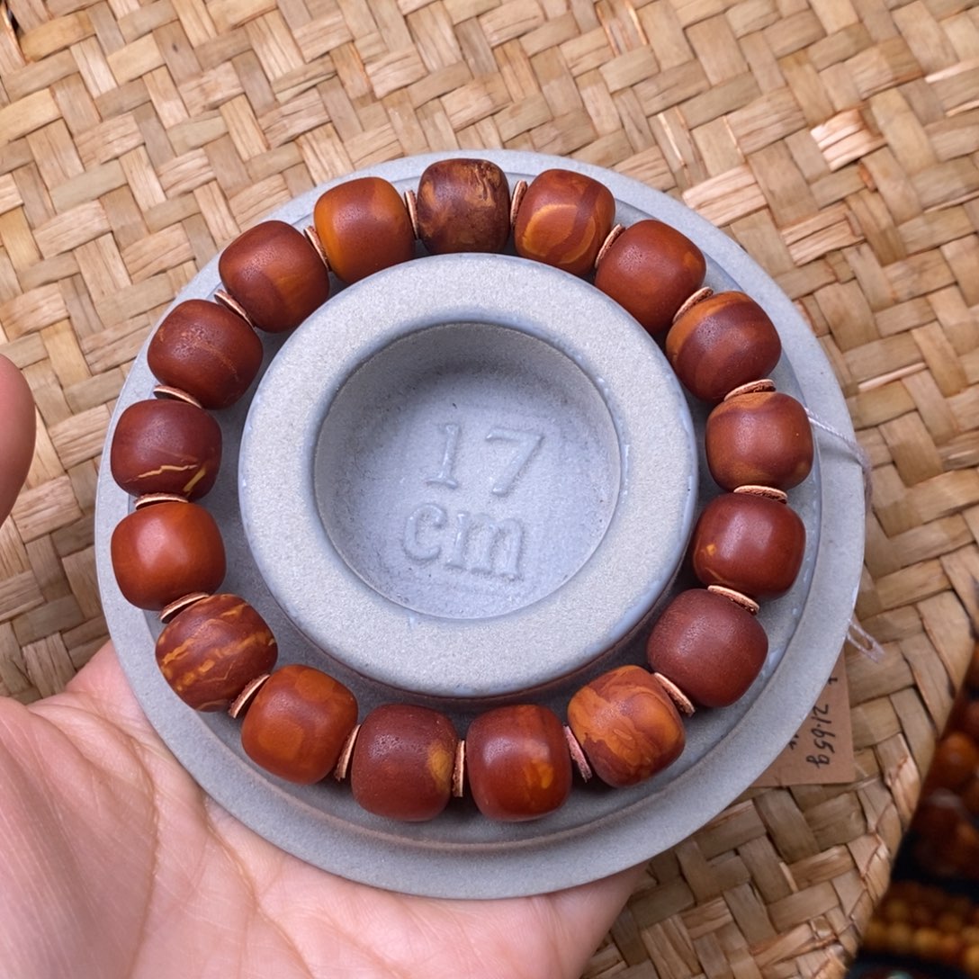 蜜蜡裸石未镶嵌蜜蜡