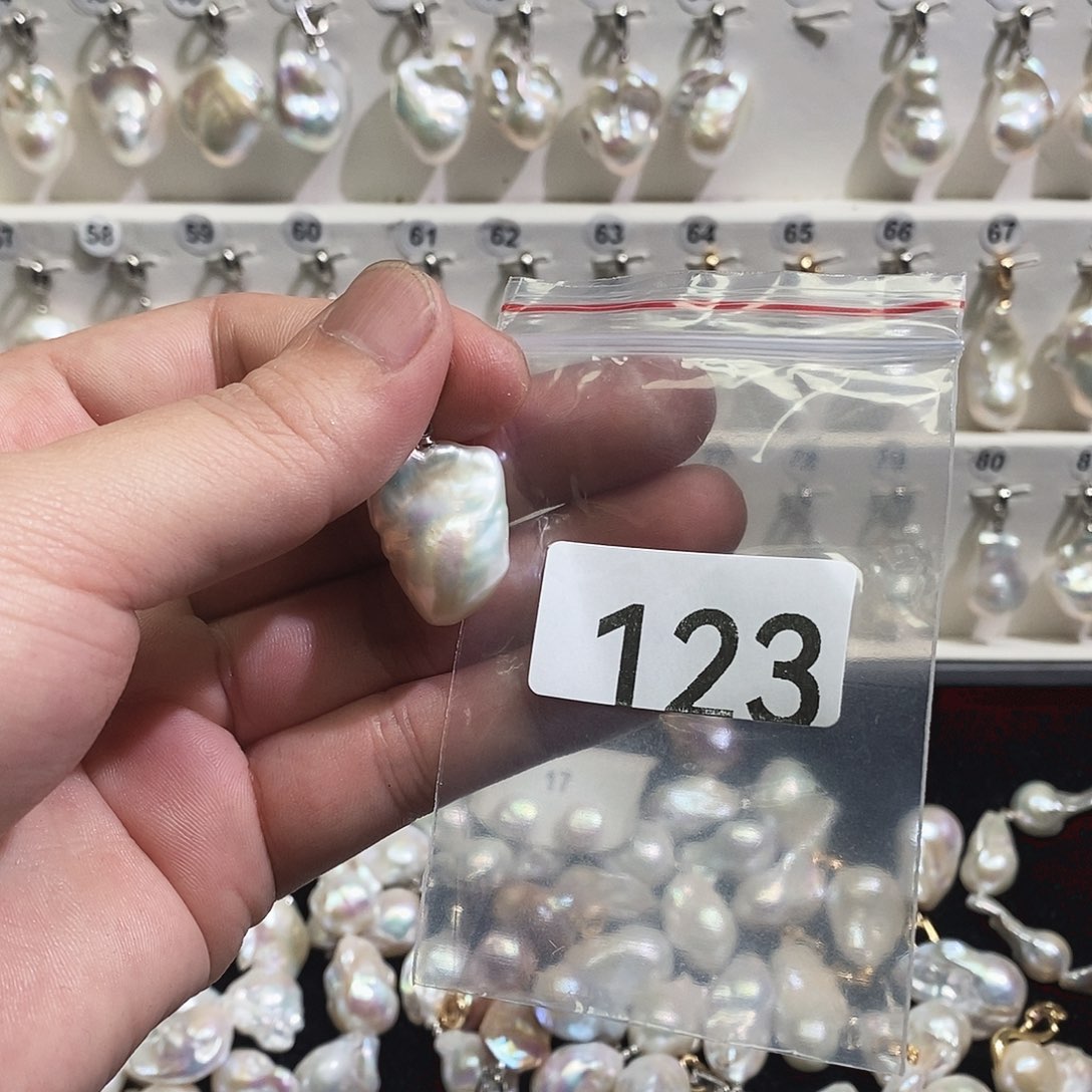 淡水珍珠吊坠(赠链)未镶嵌请**珊