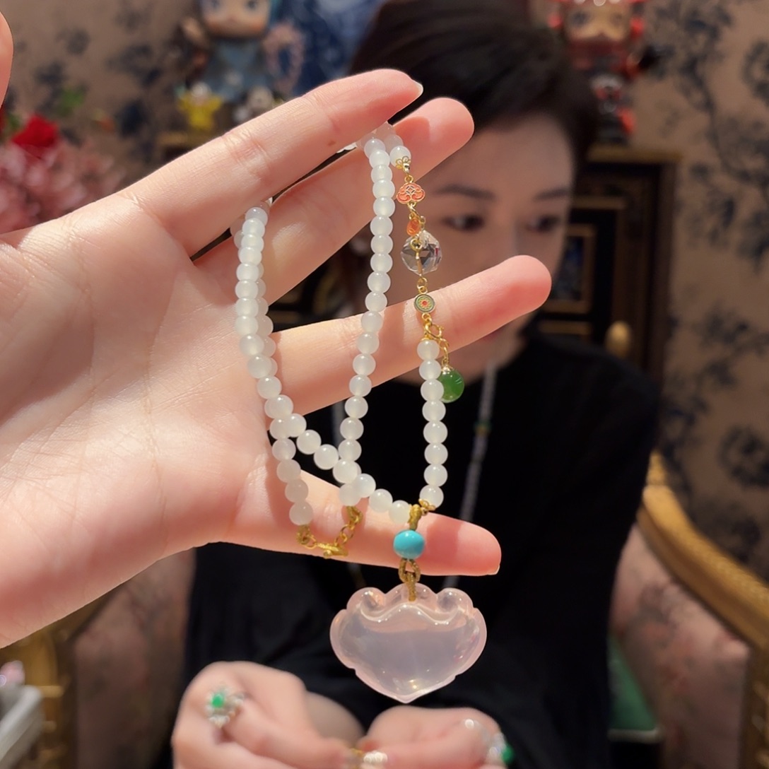 和田玉颈饰未镶嵌