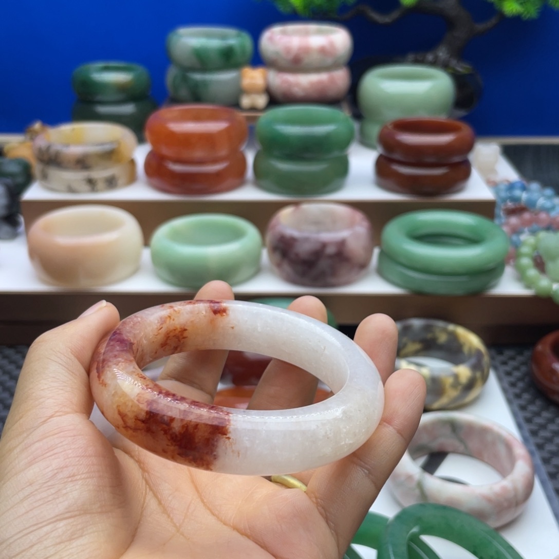 石英质玉未镶嵌手镯