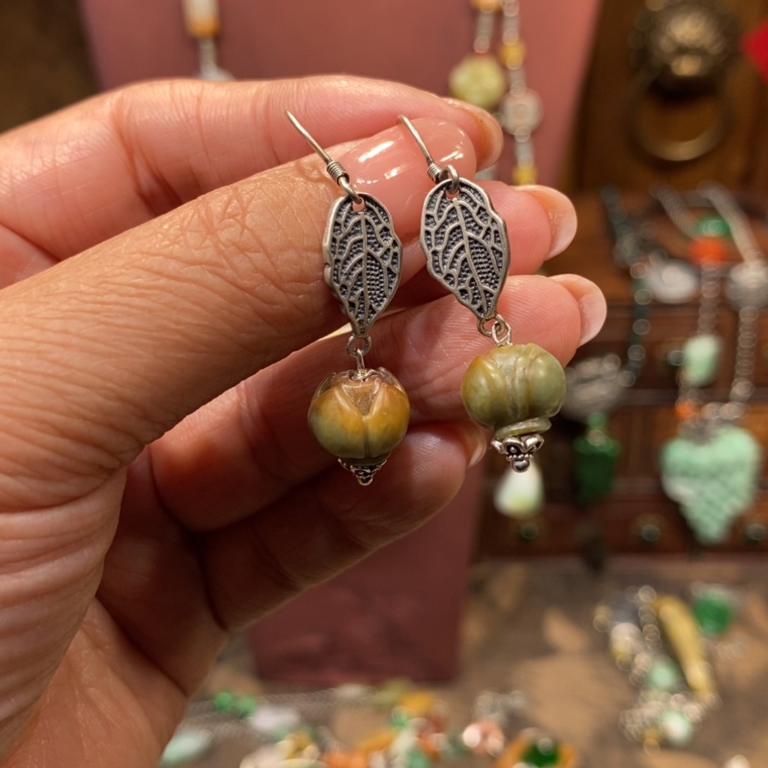 翡翠吊坠(赠链)未镶嵌