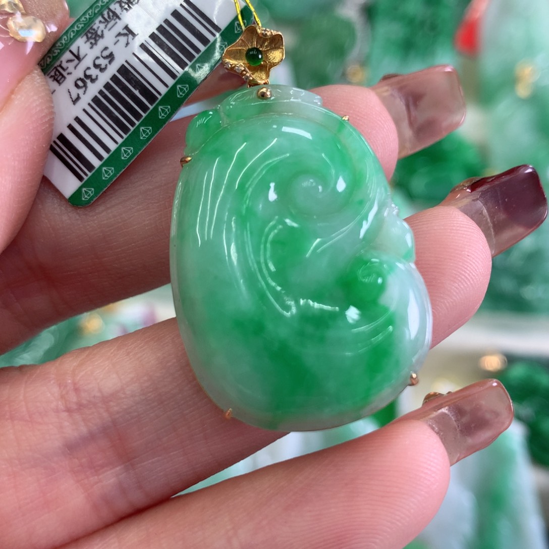 翡翠吊坠(不含链)18K金镶嵌