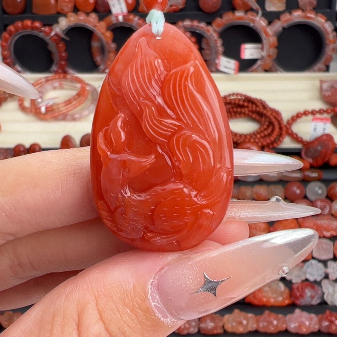 南红玛瑙未镶嵌颈饰九尾狐吊坠