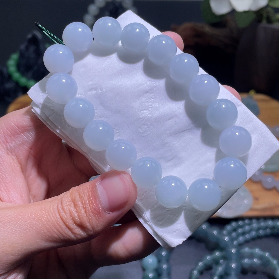 定制翡翠未镶嵌手串