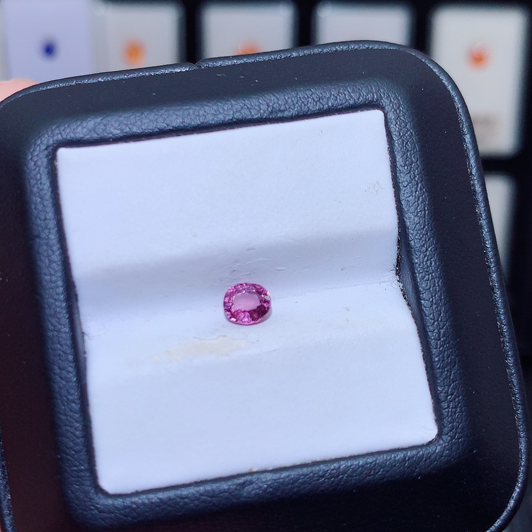 裸石尖晶石0.58克拉，特价