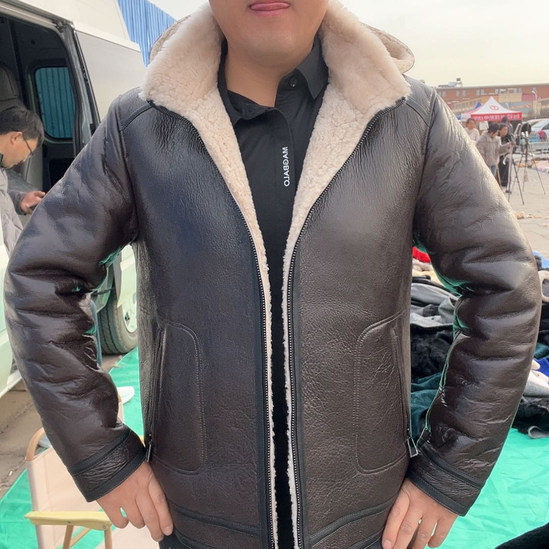 酱棕色帽款皮毛一体
