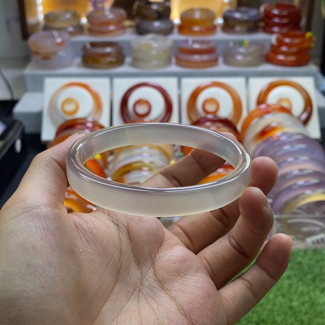 手镯玛瑙/玉髓未镶嵌