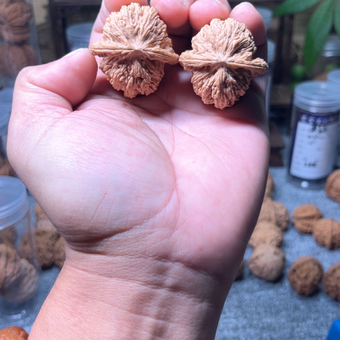 把件文玩核桃密纹狮子头