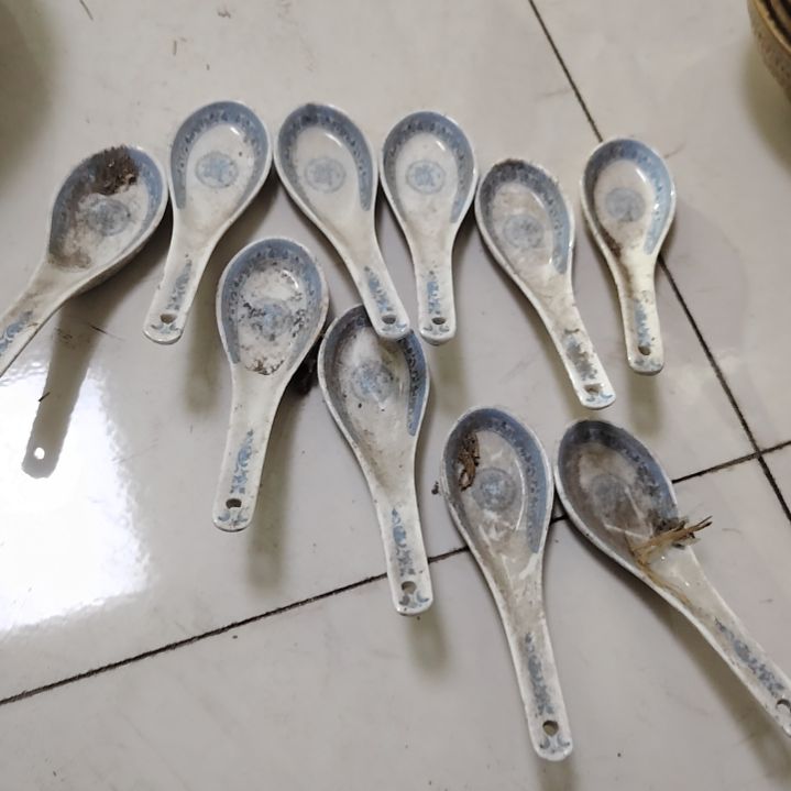 摆件陶瓷盘子碗啥都有