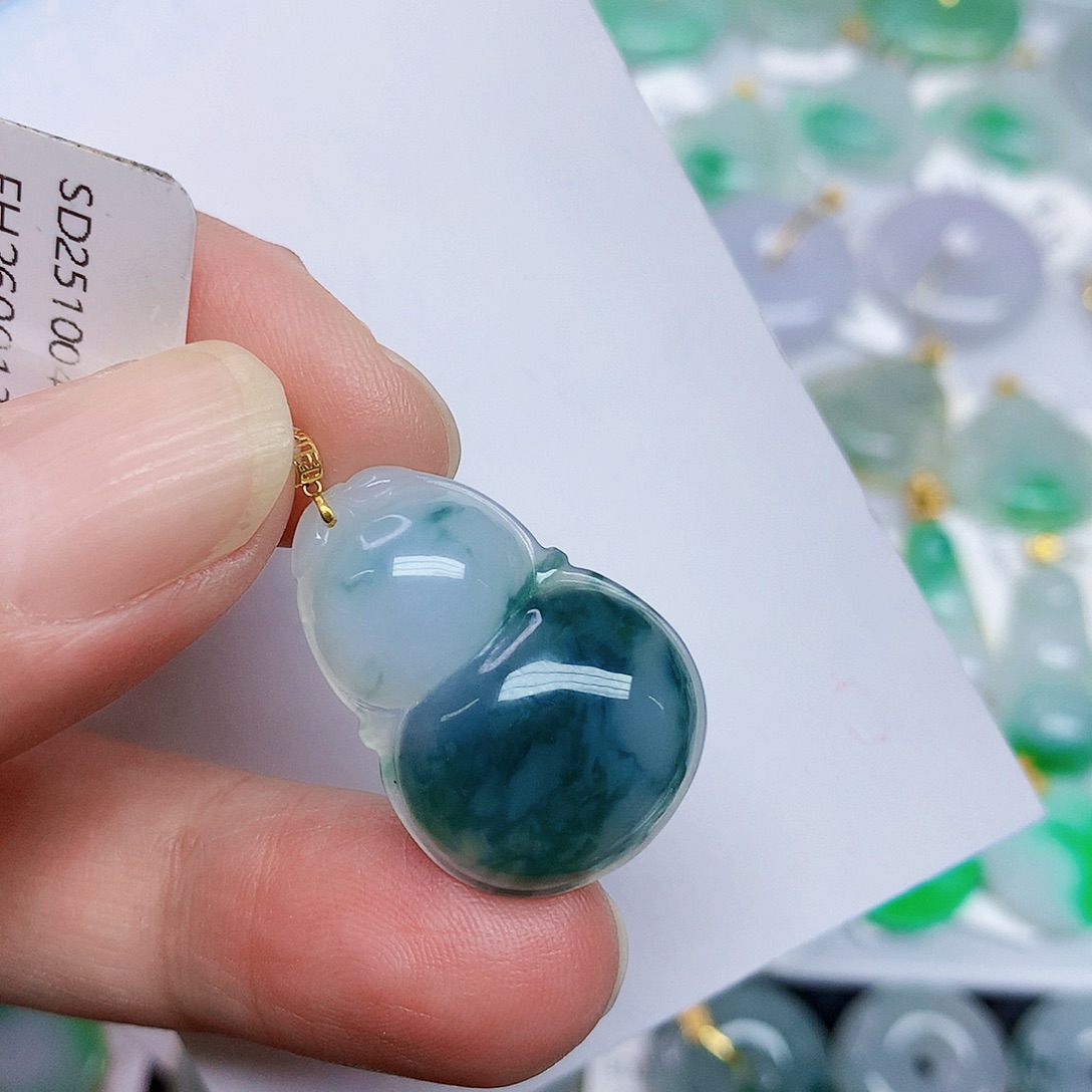 翡翠18K金镶嵌颈饰345666