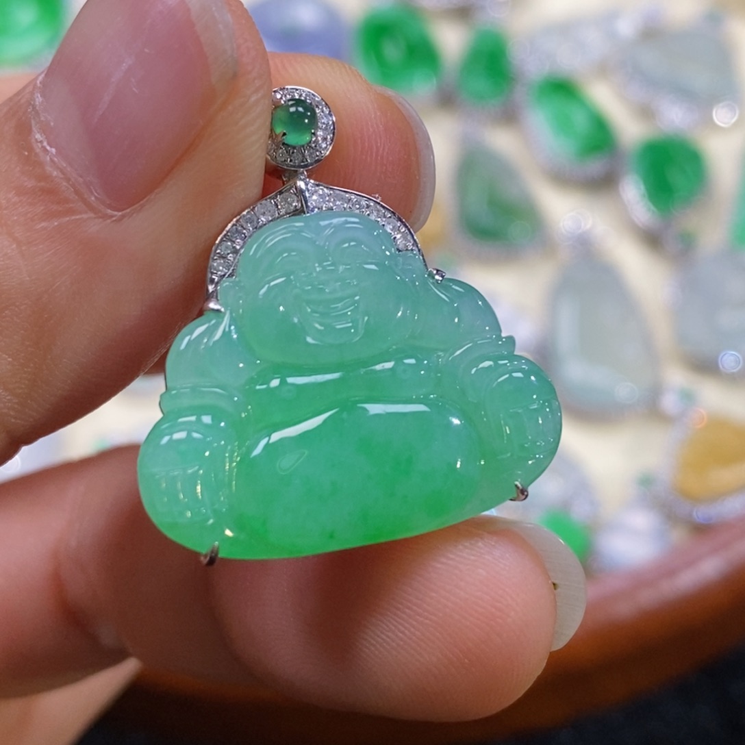 翡翠18K金镶嵌吊坠(赠链)