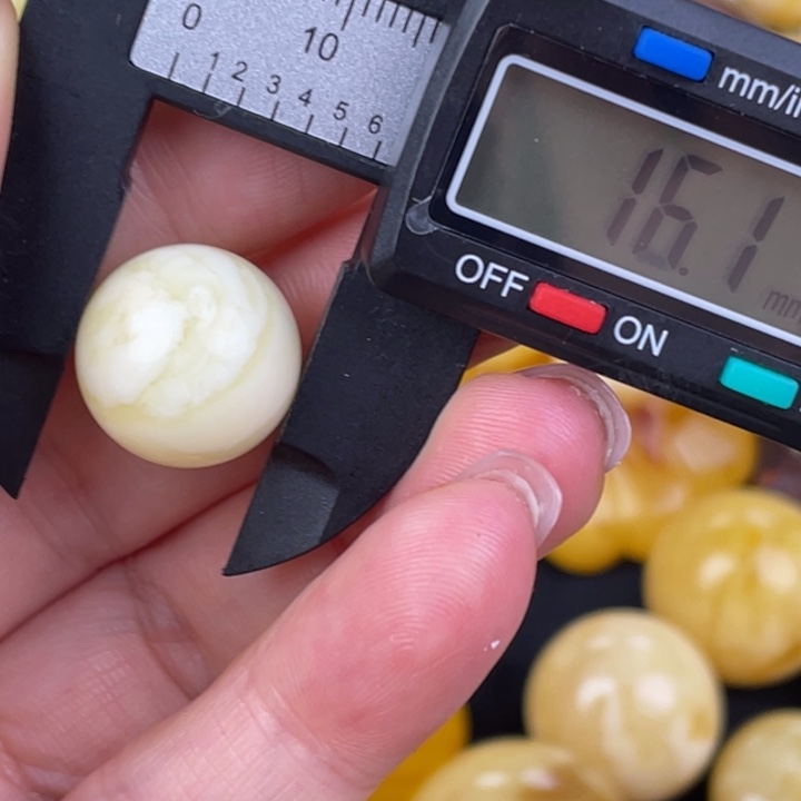 蜜蜡未镶嵌裸石444