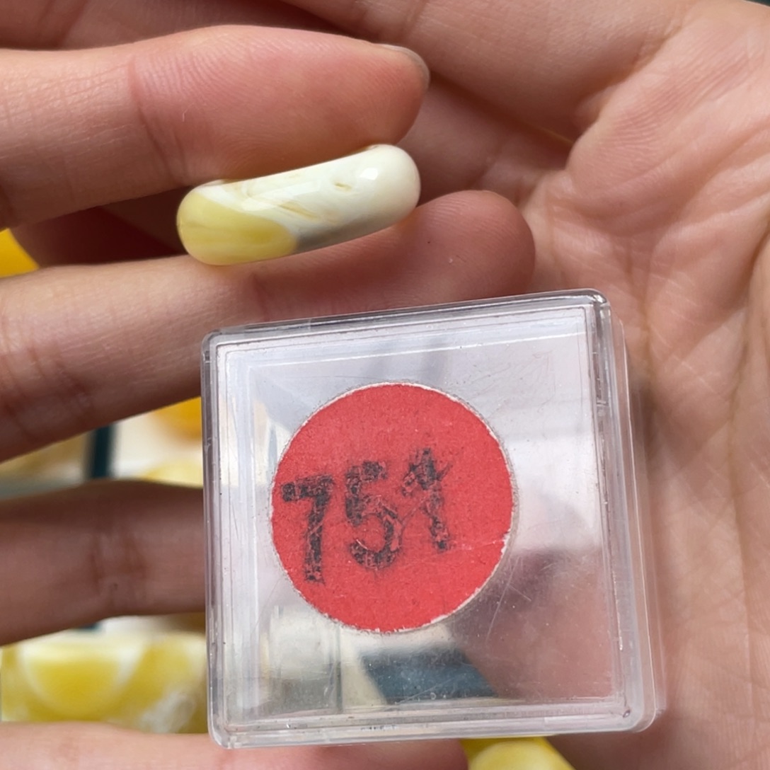 蜜蜡未镶嵌珠宝奇石微瑕内径15