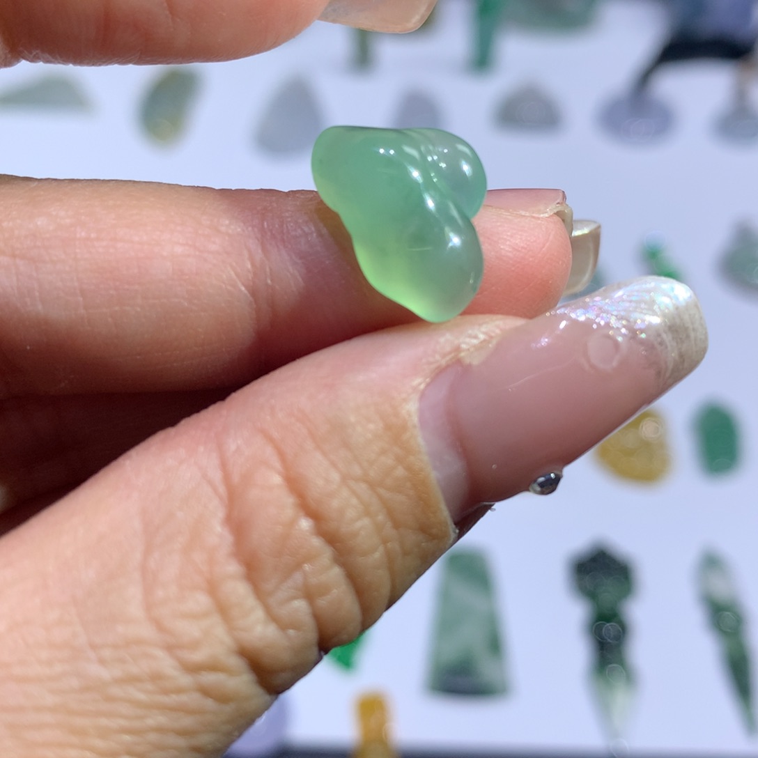 翡翠颈饰未镶嵌随型