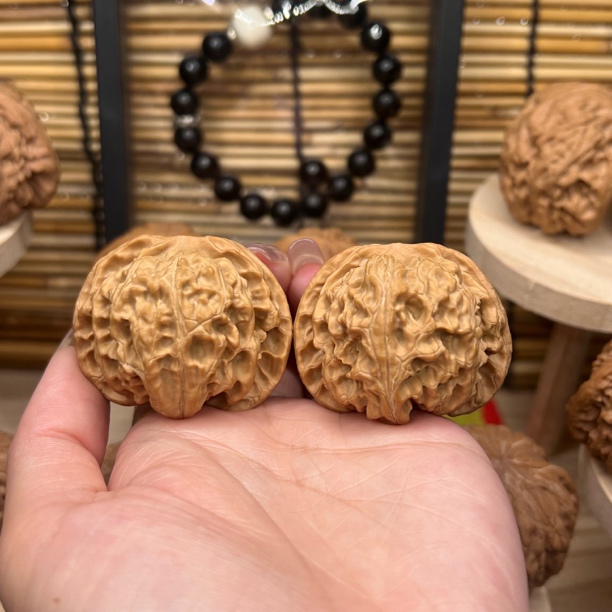 苹果圆核桃43/43/35   