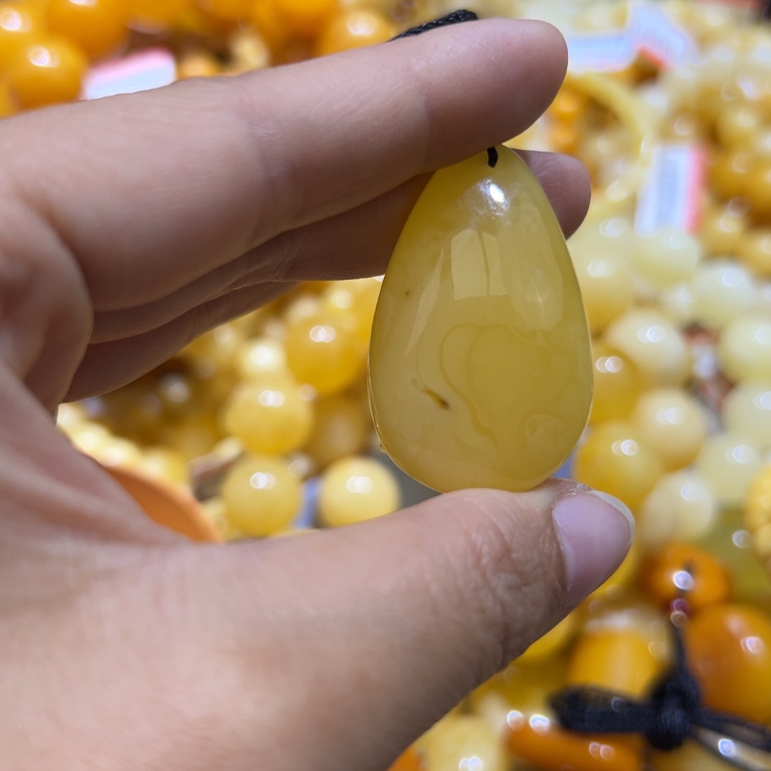 琥珀珠宝奇石未镶嵌