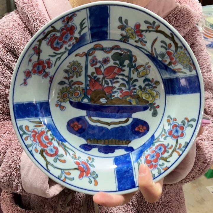 瓷片//////直径21.5厘米。配支架。