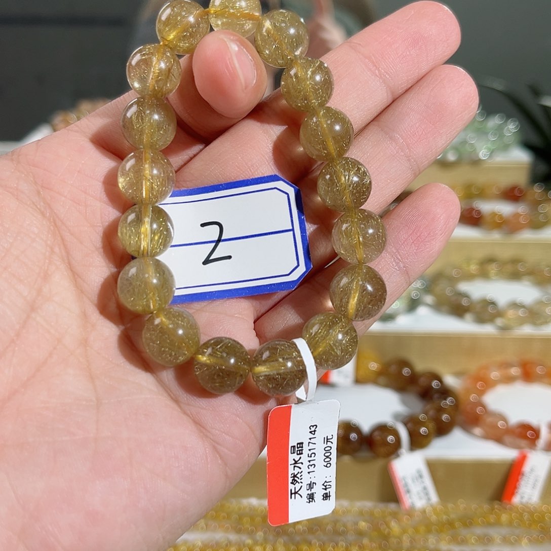 水晶手串未镶嵌上****?