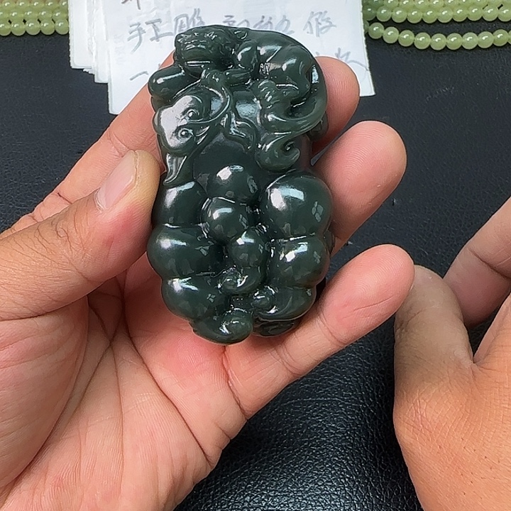 未镶嵌和田玉把件