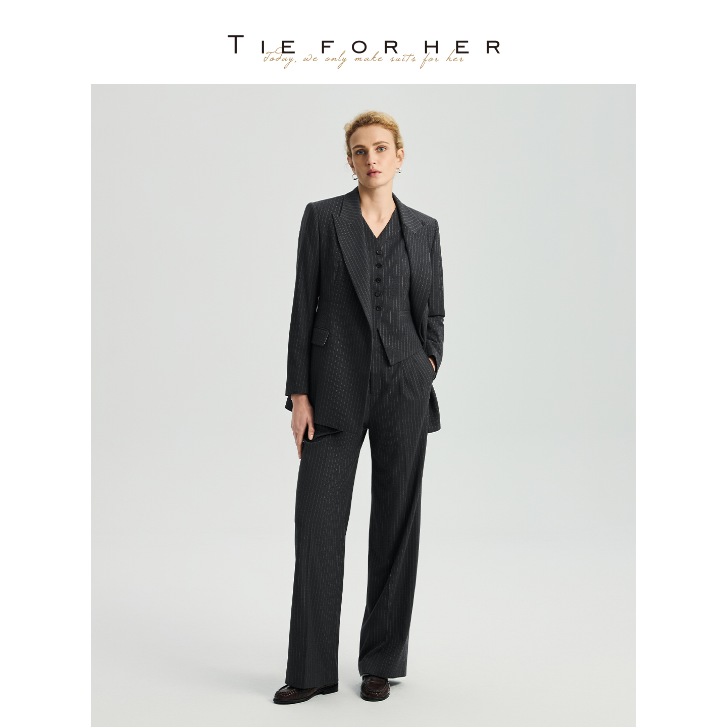 TIE FOR HER秋冬新品 中灰条纹戗驳领西装马甲直筒裤修身套装女