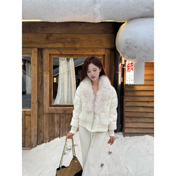【SALE服饰】轻奢厚款小香风时尚百搭真狐狸毛领气质千金风羽绒服