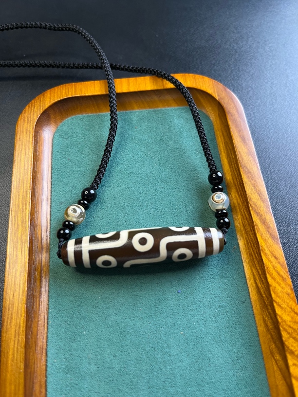 简约横款玛瑙九眼项链