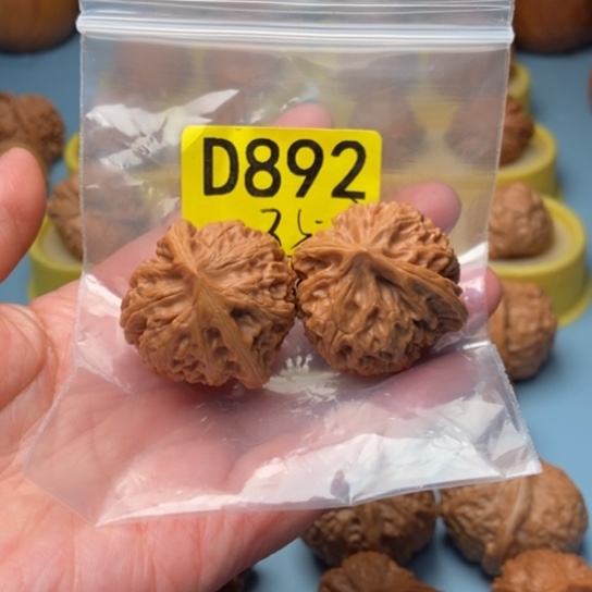 奔***、文玩核桃吊坠宫灯 35