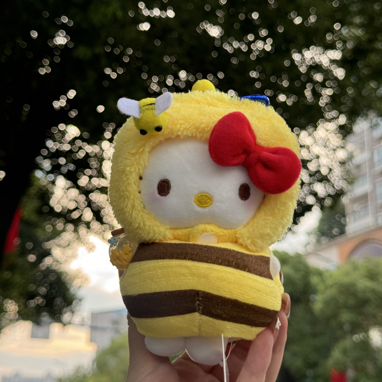 正版hello kitty包包挂件小蜜蜂甜美可爱包挂件