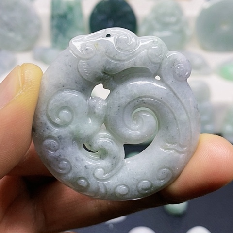 翡翠颈饰未镶嵌吊坠