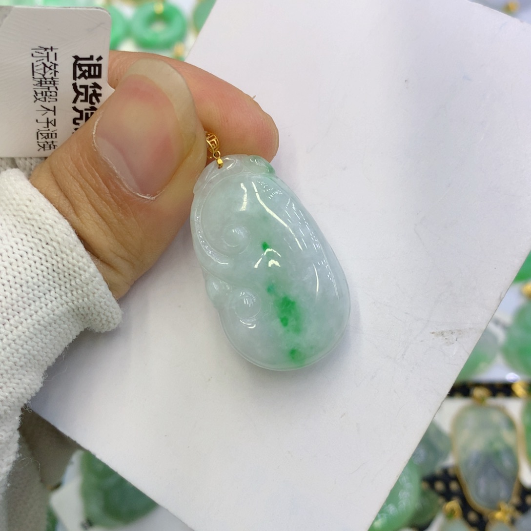 翡翠颈饰未镶嵌翡翠