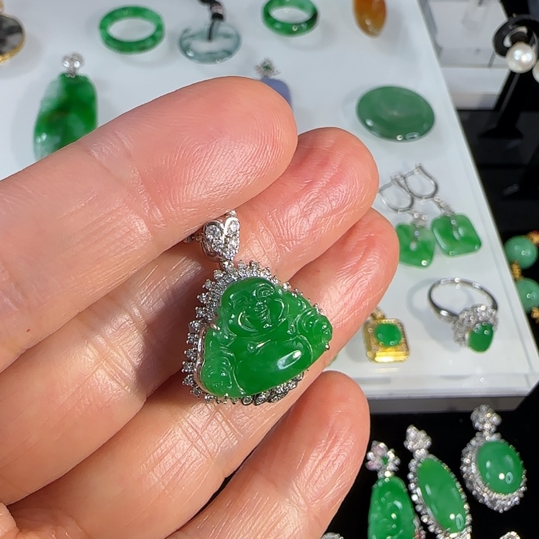 翡翠18K金镶嵌颈饰