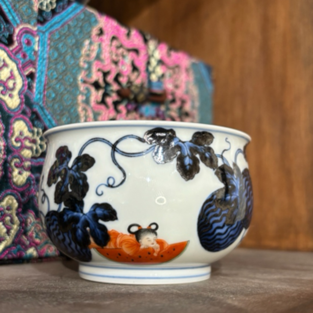 景德镇小卿亭青花矾红西瓜太郎炉士杯