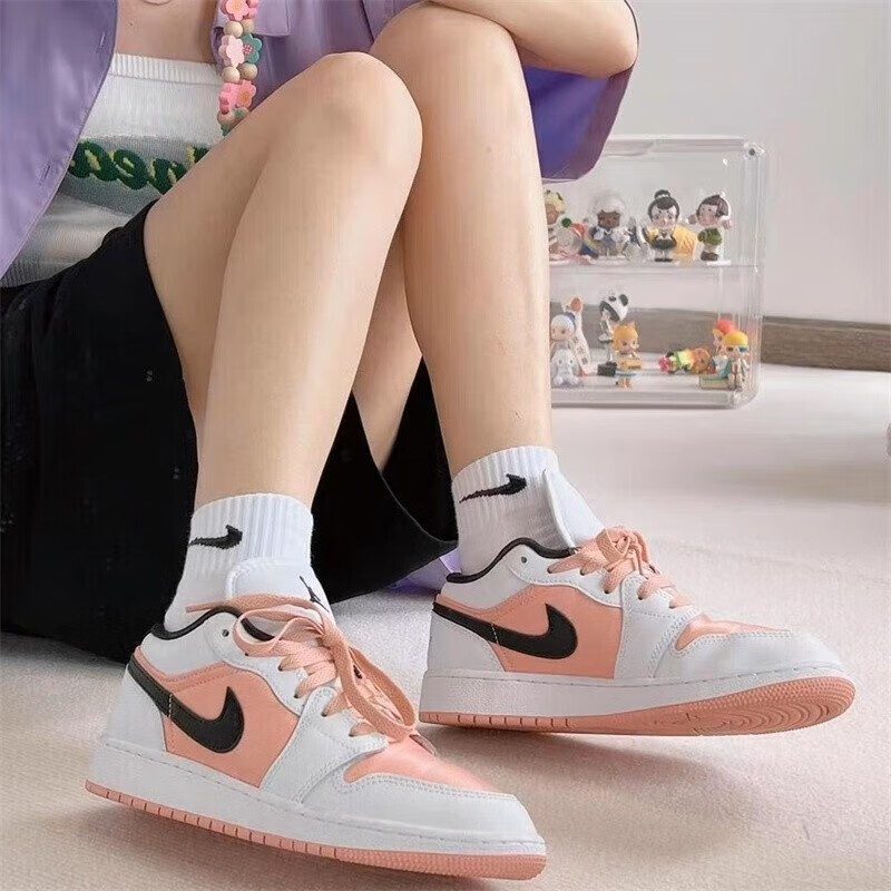 (微瑕慎拍)Nike/耐克 女款 AJ 1低帮休闲板鞋DM8960-801-38.5
