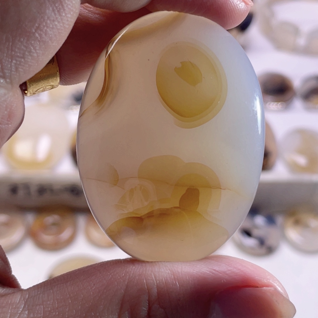 玛瑙/玉髓未镶嵌珠宝奇石