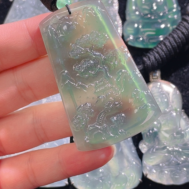 翡翠颈饰未镶嵌57，