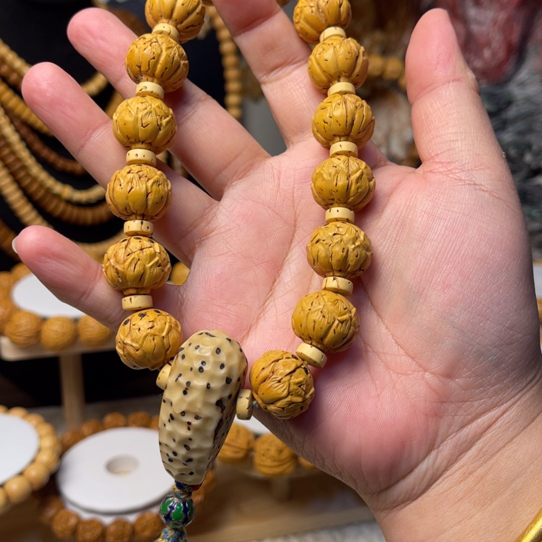 王***_桃核手工制作莲花手持粉丝福利