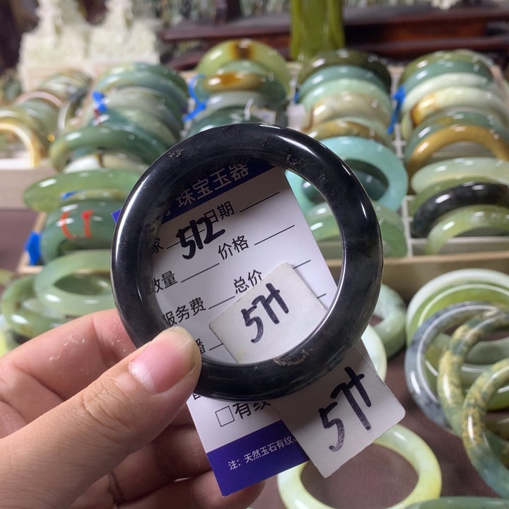 蛇纹石玉未镶嵌手镯512
