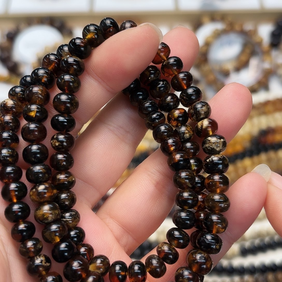 琥珀未镶嵌裸石七