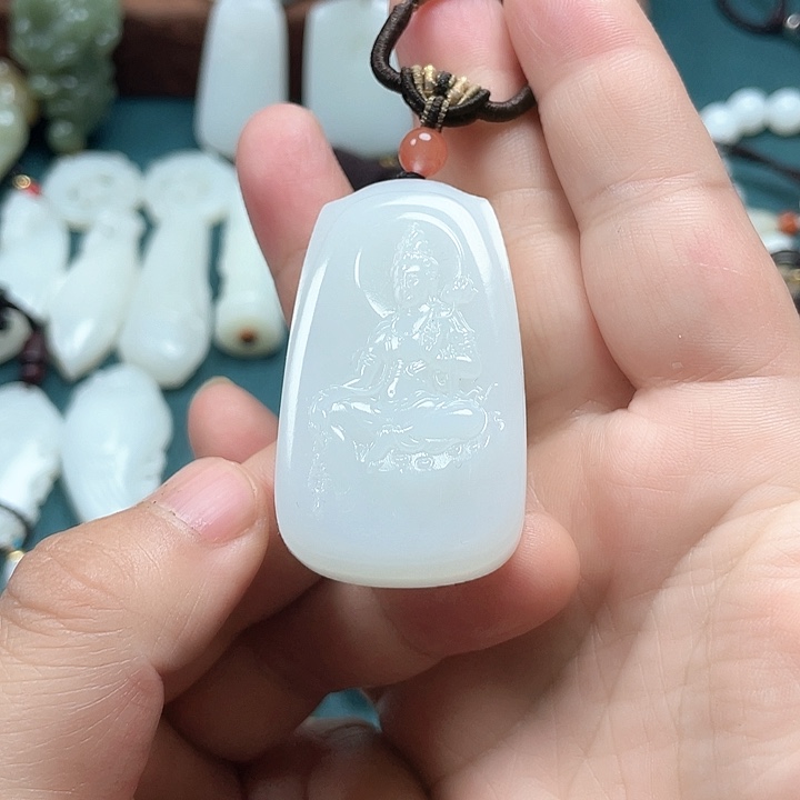 和田玉颈饰未镶嵌杭**花