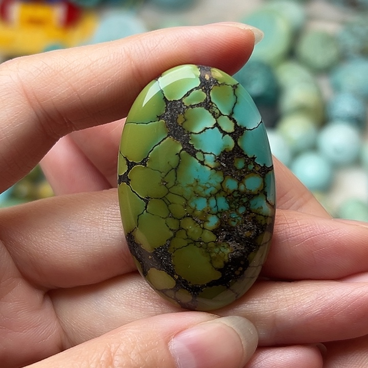 绿松石未镶嵌颈饰