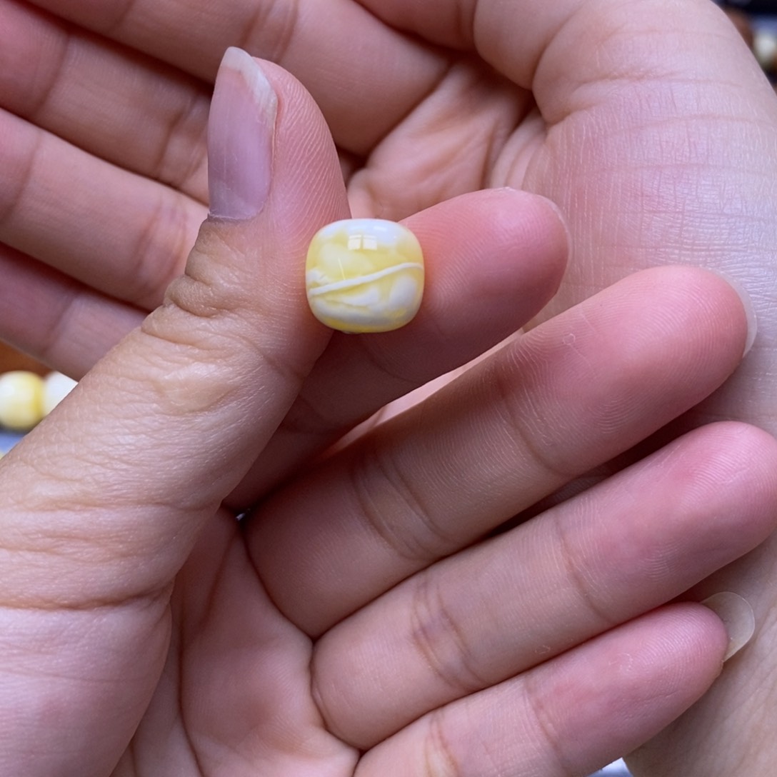 琥珀未镶嵌珠宝奇石11.4