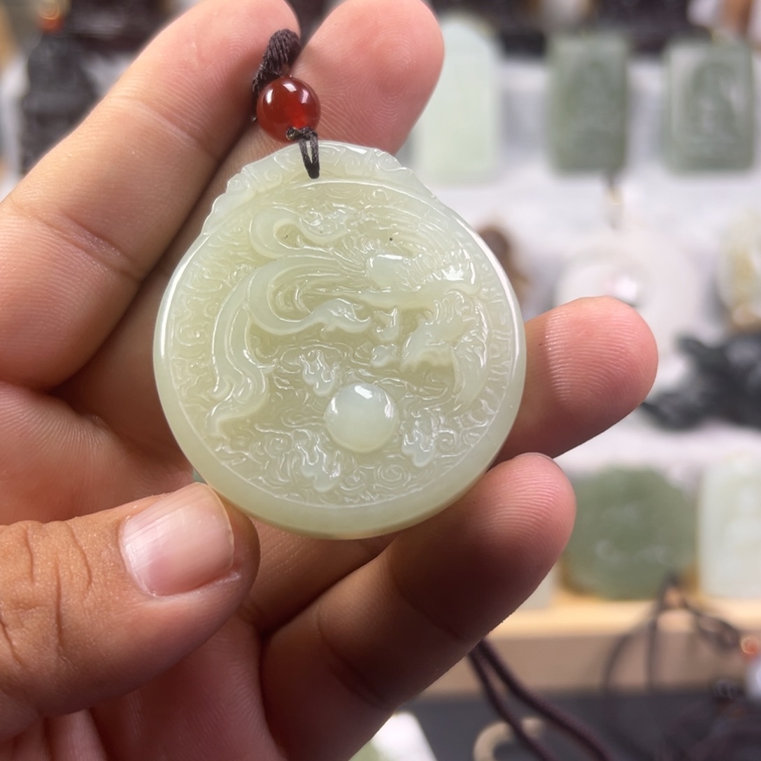 和田玉颈饰未镶嵌