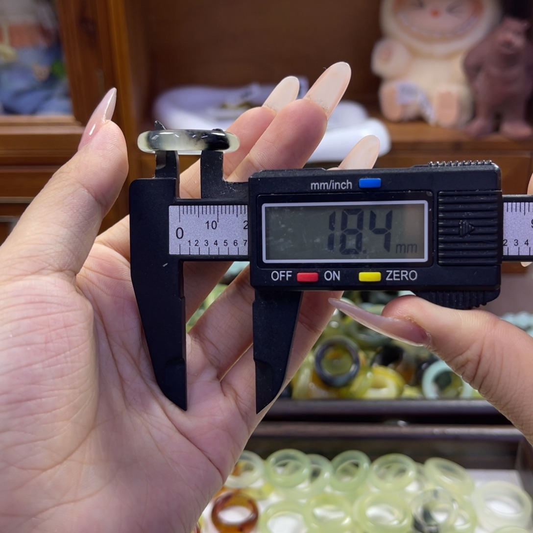 蛇纹石玉未镶嵌手镯44